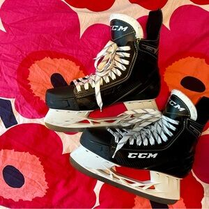 CCM SUPER TACKS 9350 ADULT HOCKEY SKATES SIZE 11